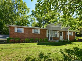 16 Pine Ridge Rd, Asheville, NC 28804