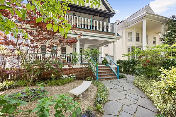 Sold by Compass | media 28