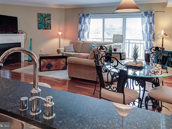 5th image of 5 Park Pl APT 414