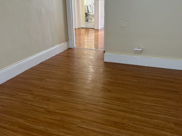 606 E School St #3R