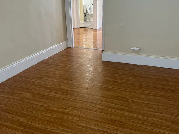 606 E School St #3R, Woonsocket, RI 02895