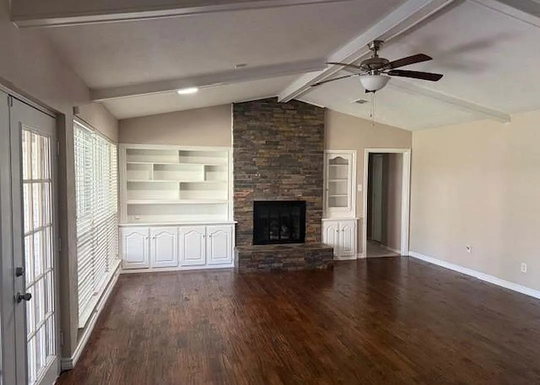 4 bed, 3.5 bath, 2645 sqft, $3,495 — Photo 2