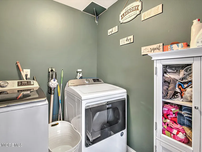 424 E Longport Ave — Photo 34
