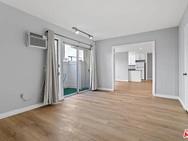 11743 Mayfield Ave #3 — Photo 13
