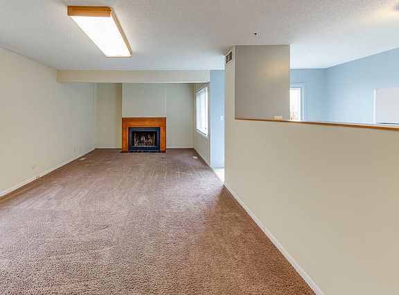 3rd image of 704 Weymouth Cir