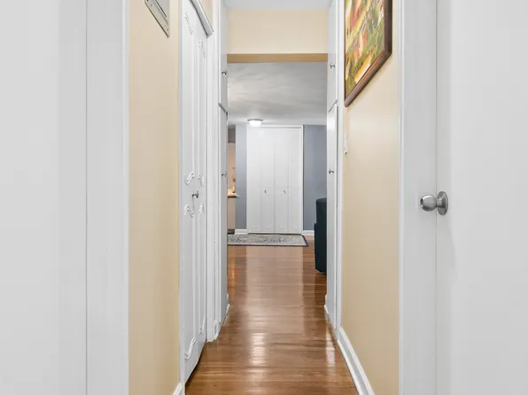 1199 East 53rd Street image 6 of 9