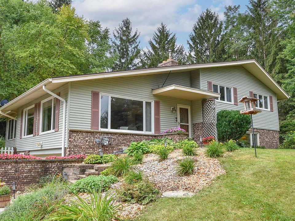 1st image of 741 Decorah ROAD