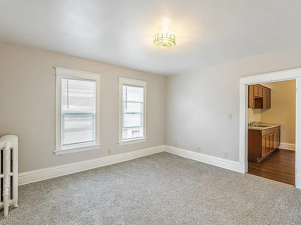 3 bed, 1100 sqft, $1,580 — Photo 4