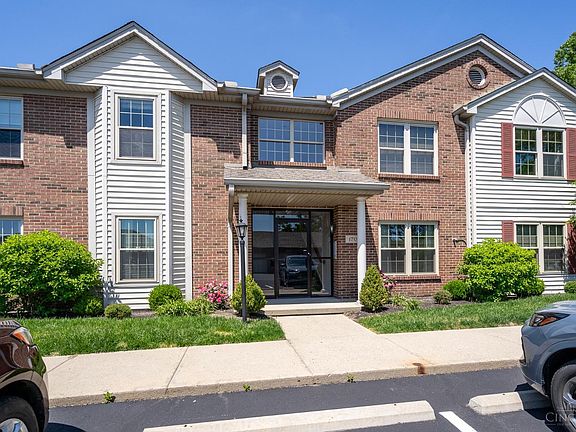 2nd image of 170 Palisades Pointe #4