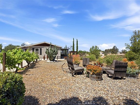 3rd image of 41714 Avenida De Anita