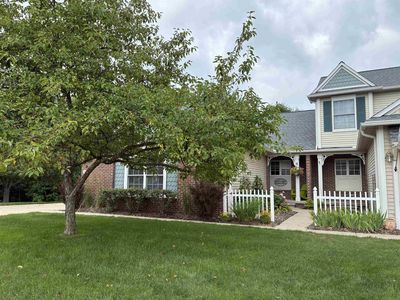 607 Shoreline Dr, Fenton, MI, 48430
