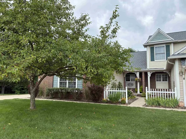 607 Shoreline Dr, Fenton, MI 48430