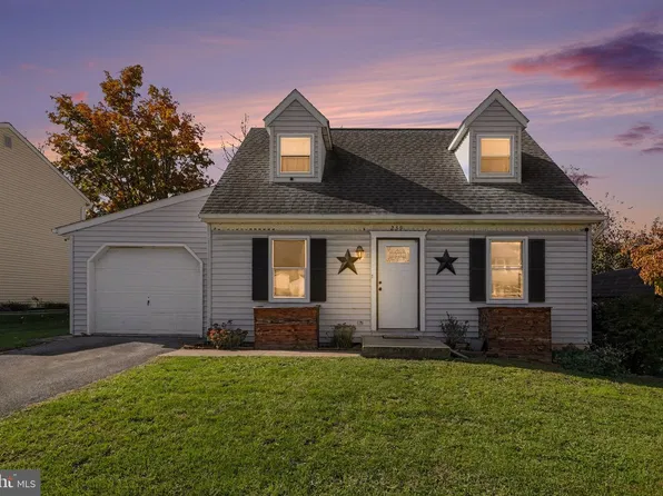 239 Linda Ter, Ephrata, PA 17522