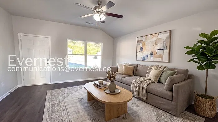 3 bed, 2.0 bath, 1125 sqft, $1,380 — Photo 2