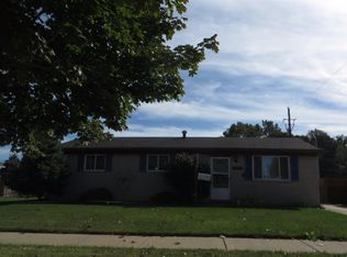 22057 Rosemary St, Taylor, MI 48180
