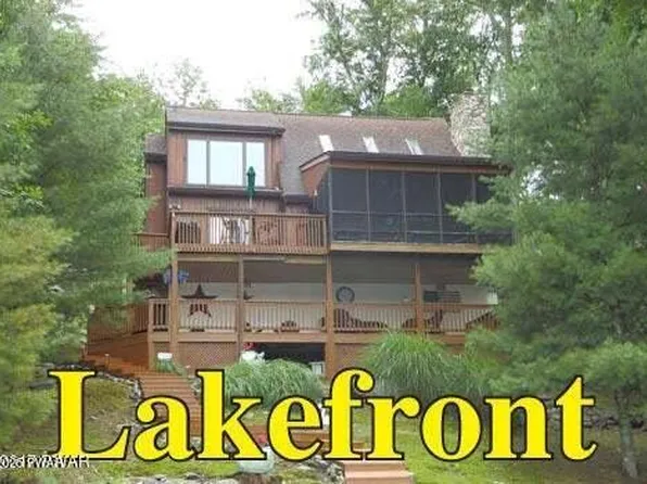 217 Mountain Lake Dr, Dingmans Ferry, PA 18328