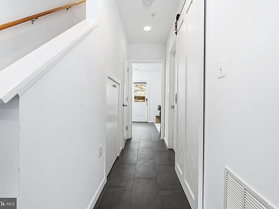 4th image of 353 L St SE