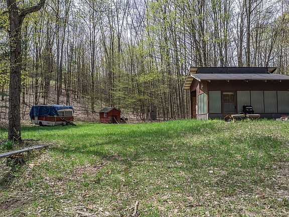 3rd image of 1634 W Hazel Rd