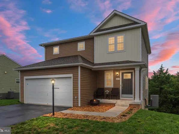 223 Luxor Ct, Bunker Hill, WV 25413