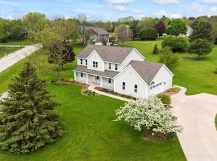 N39W32890 High Hill Ct, Nashotah, WI 53058