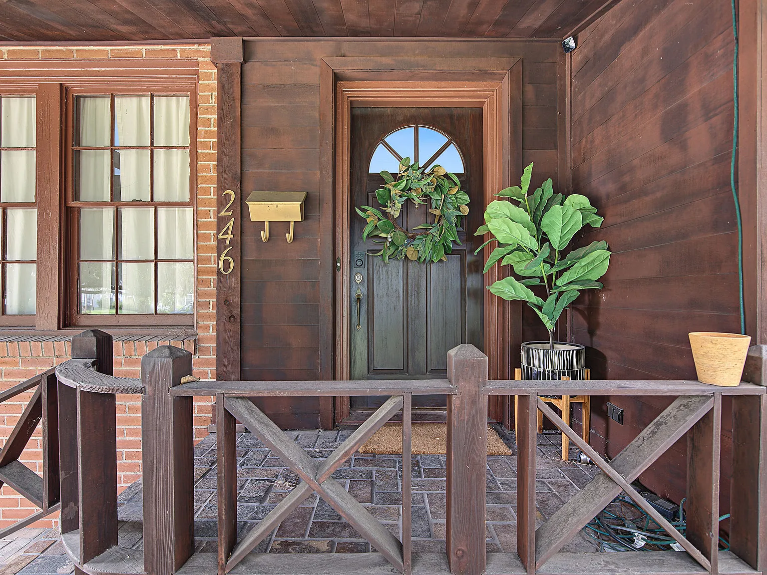 3 bed, 2359 sqft, $2,100 — Photo 3