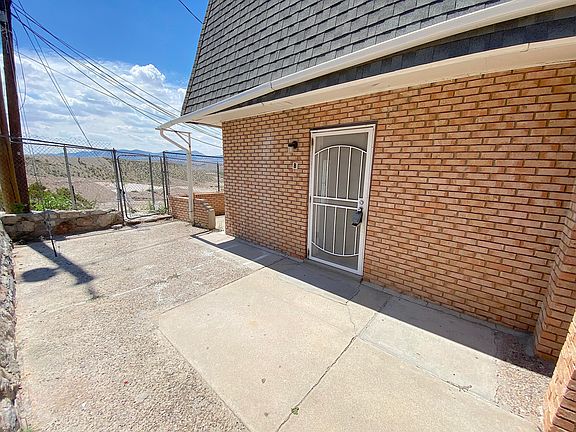 2nd image of 5245 Carousel Dr Unit B