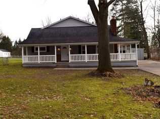 3927 Rangely Rd, Barberton, OH 44203