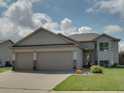 1087 Parkway Ln, West Fargo, ND, 58078