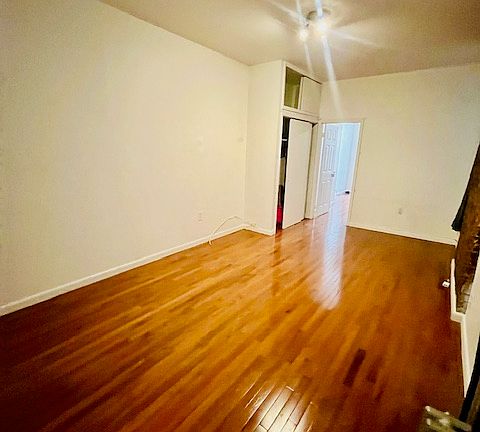 3rd image of 207 E 14th St #1E