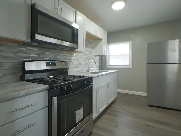 4089 Polk St — Photo 1