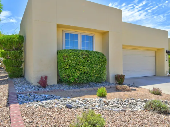 7932 Woodleaf Dr NE, Albuquerque, NM 87109