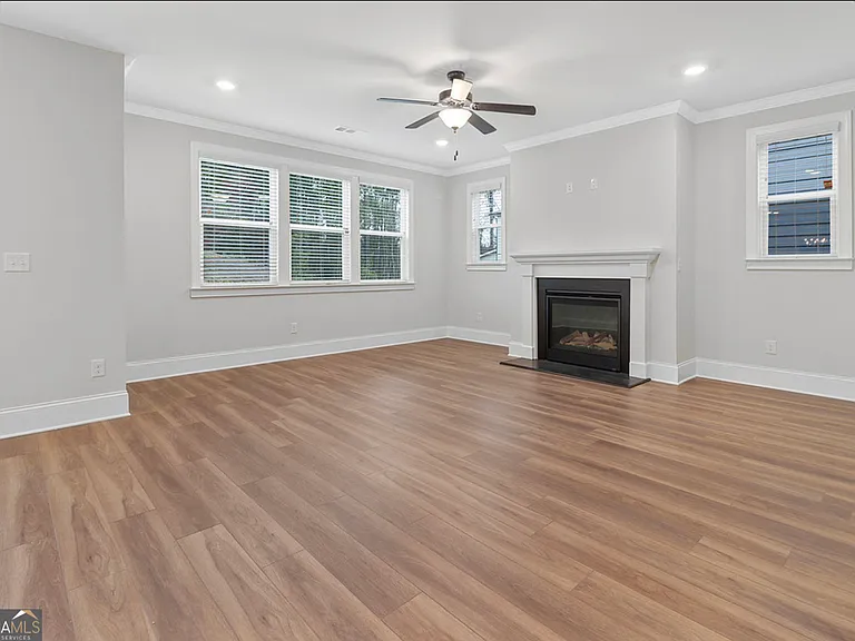 127 Vivian Ln — Photo 14
