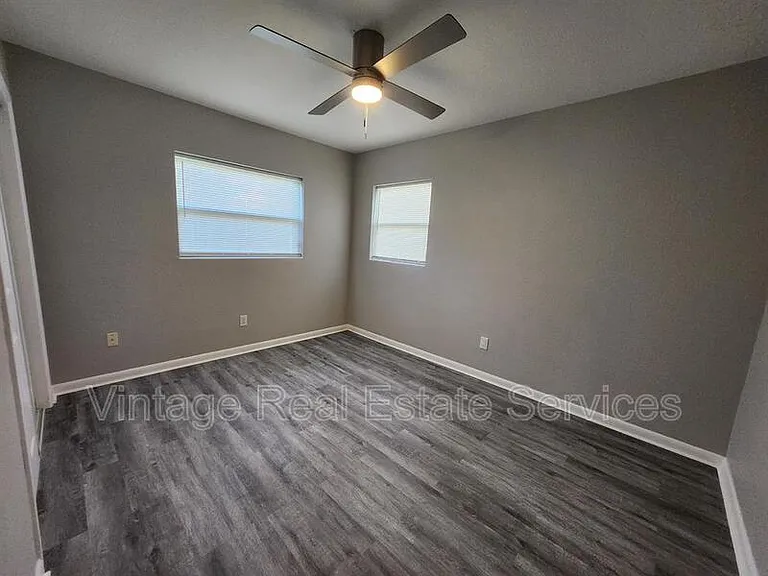 306 S Mercury Ave — Photo 11