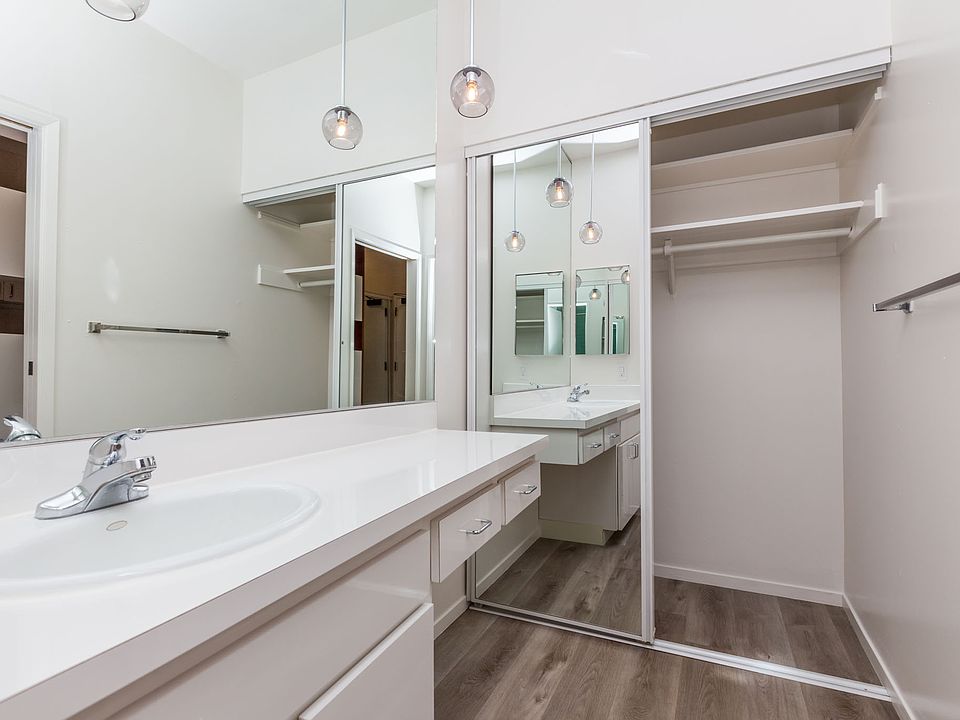 1st image of 22 Vandewater St #106