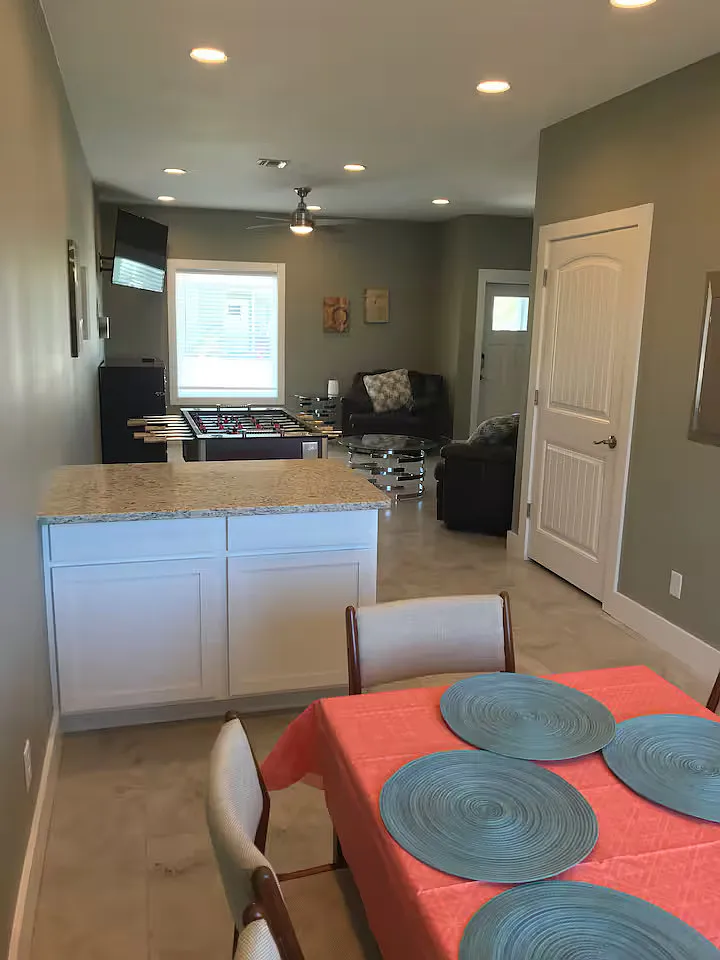 3 bed, 1281 sqft, $3,000 — Photo 4