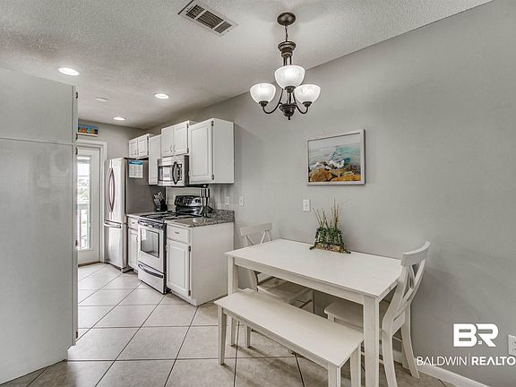 4th image of 507 W Beach Blvd #101