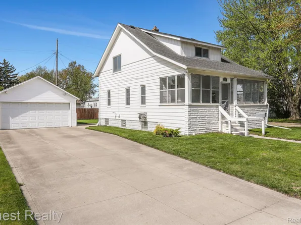 205 Elizabeth St, Mount Clemens, MI 48043