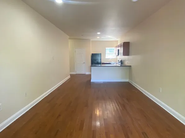 1717 N 17th St #1, Philadelphia, PA 19121