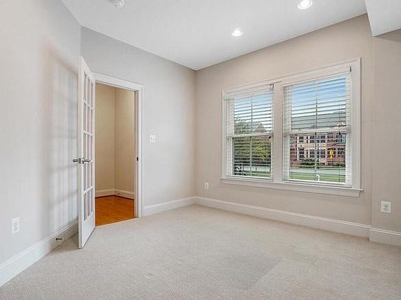 1stFloor_Room Extra bedroom or office or home gym, it is your choice!