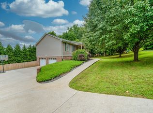 2954 Teton Dr, Newton, NC 28658
