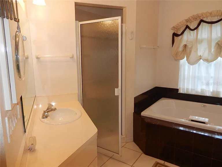 589 Rotonda Cir — Photo 15