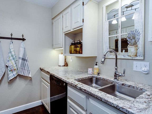 4th image of 2918 Cimarron Trail