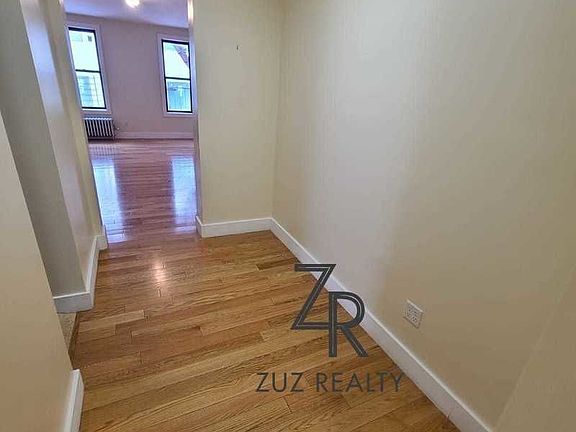 5th image of 40 Clarkson Ave #6