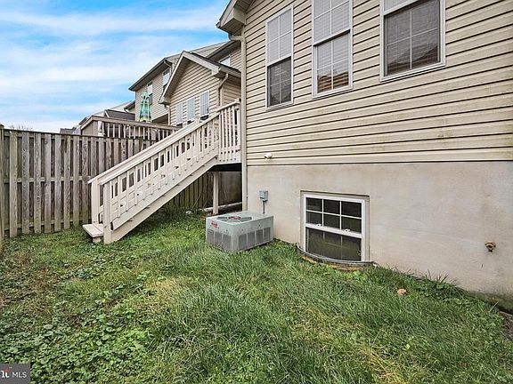 3rd image of 94 Sara Ln