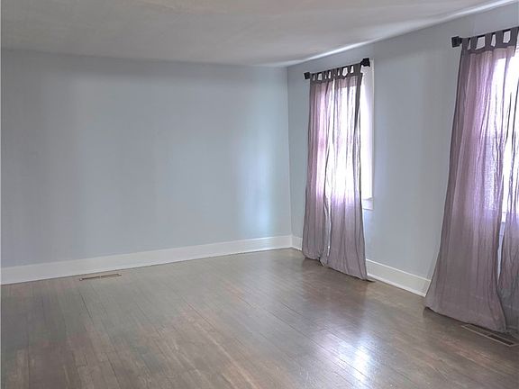 2nd image of 1123 Caton Rd