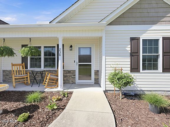 2nd image of 238 Plantation Oaks Drive