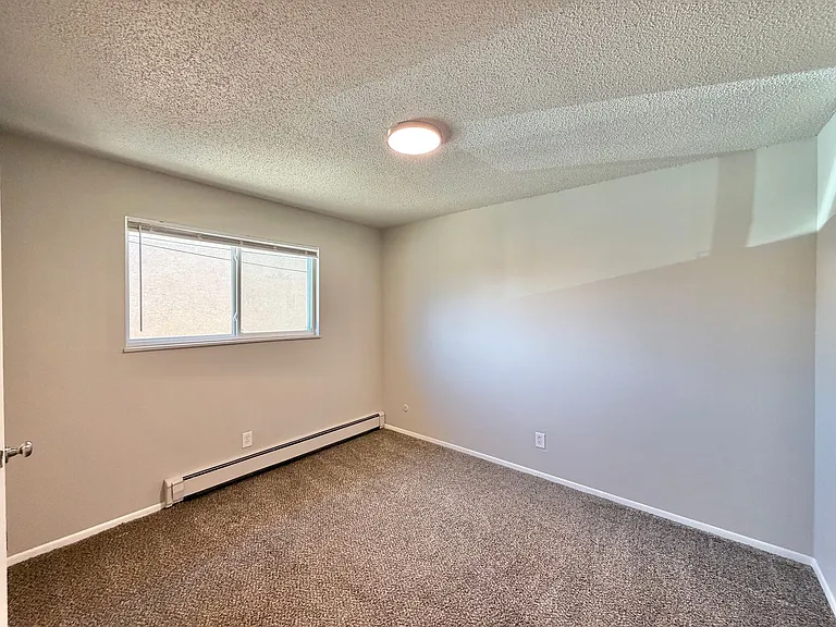 Landmark Apartments — Photo 17