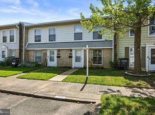 2141 Ferguson Pl, Herndon, VA 20170