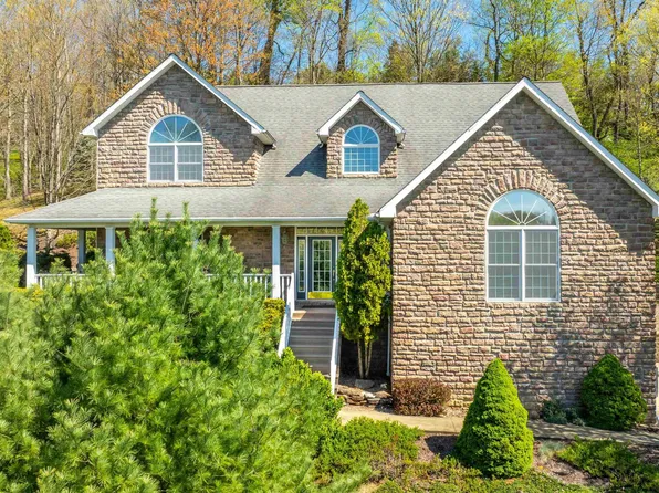 911 Southpoint Cir, Morgantown, WV 26501