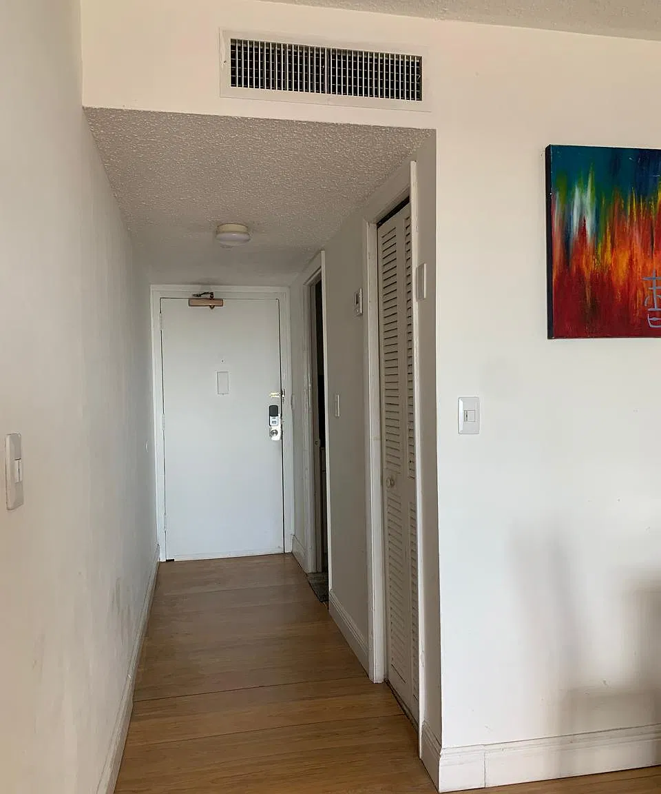2 bed, 882 sqft, $2,000 — Photo 2